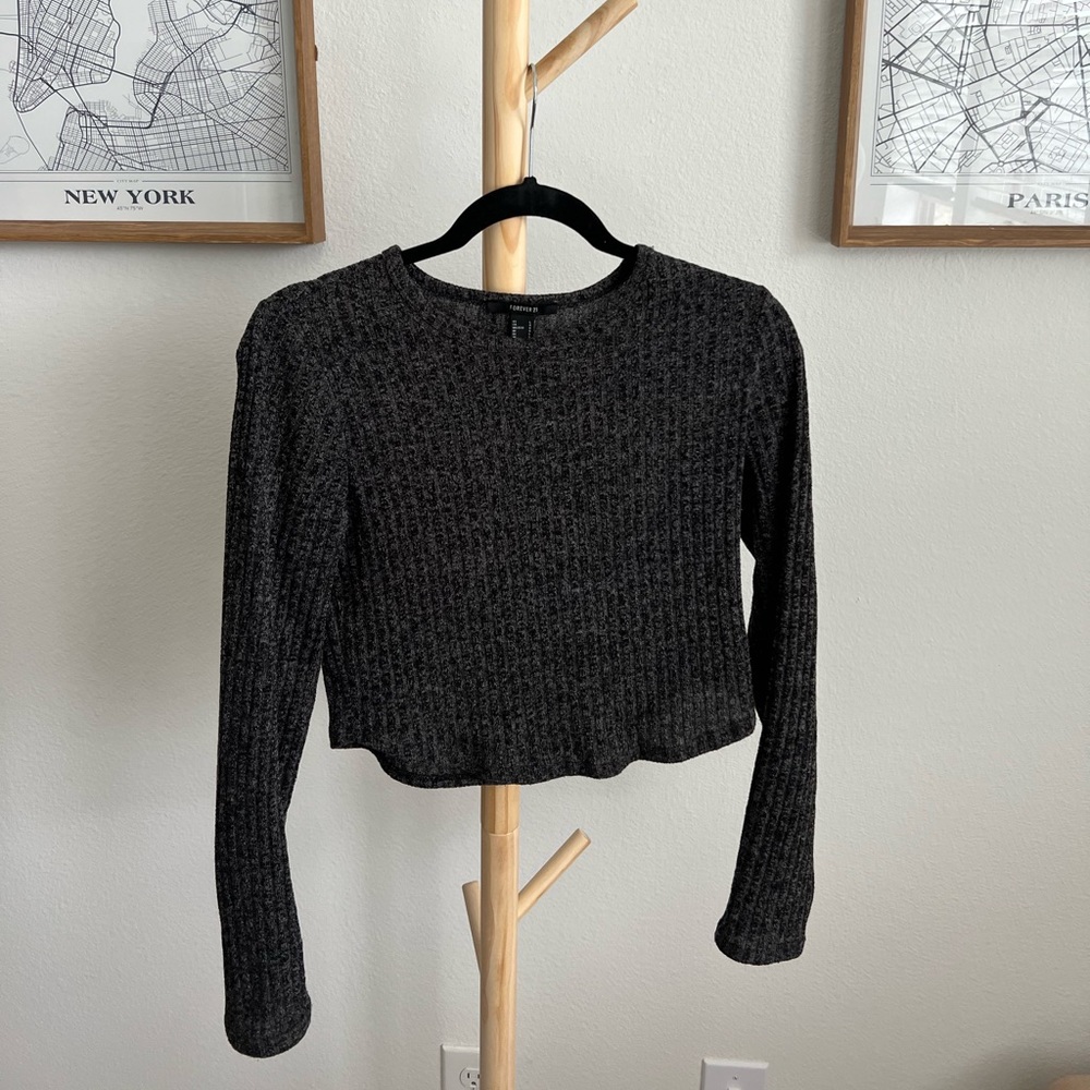 Long sleeve ribbed crop top